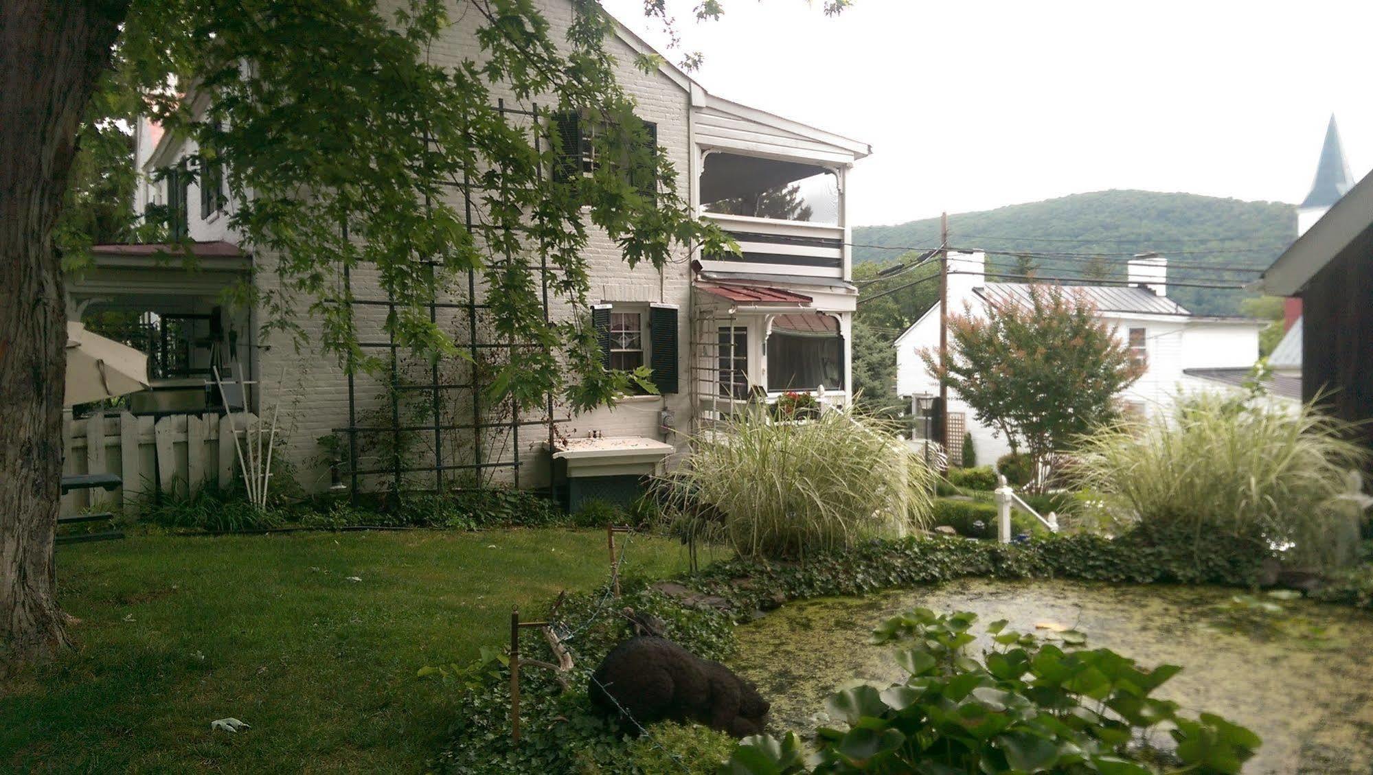 Lily Garden Bed And Breakfast Harpers Ferry Extérieur photo